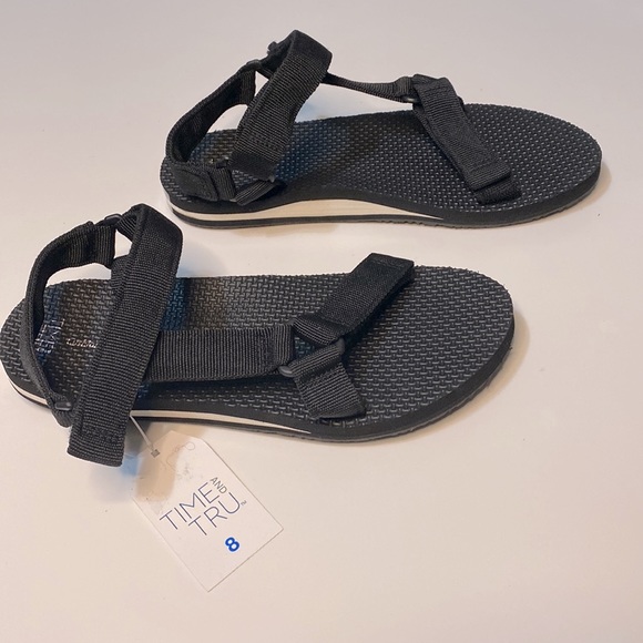 Time and Tru Women’s Black Nature Sandals - Picture 4 of 5